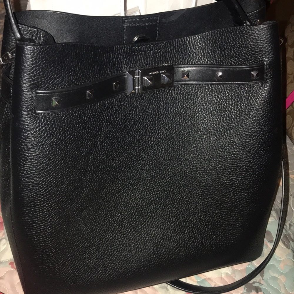Michael Kors black tote with detachable strap
